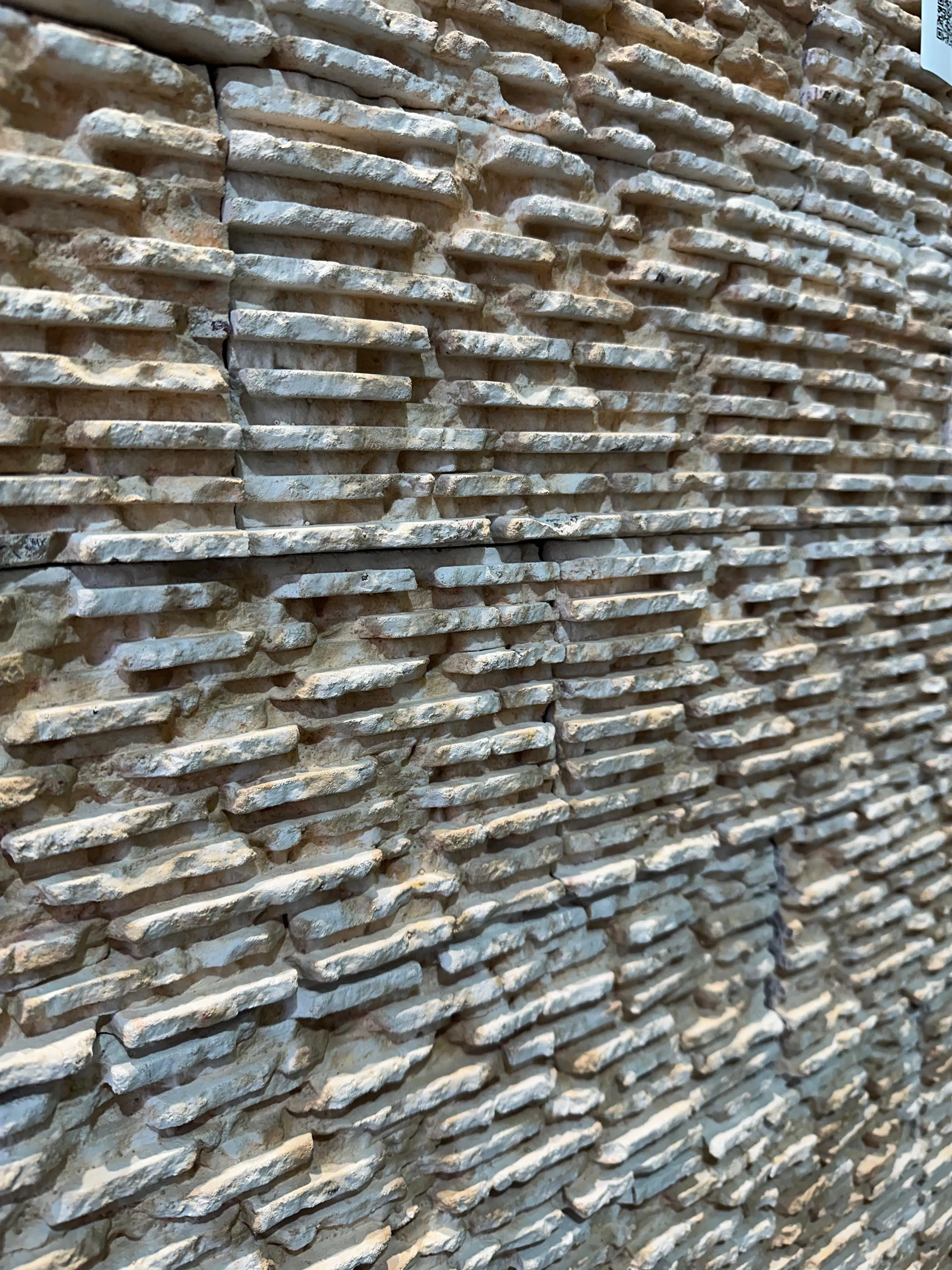 ES-LAJA CAFAYATE TRAVERTINO  CAJA X 0.30mt2