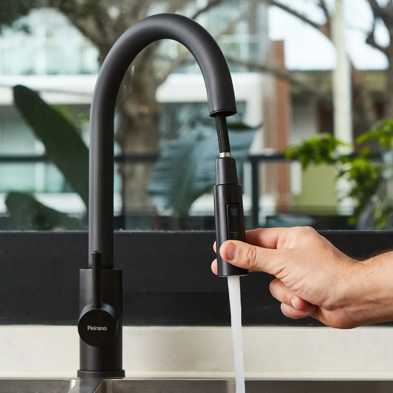 Peirano Valencia Cocina Mesada Monocomando Pico Extraíble Black
