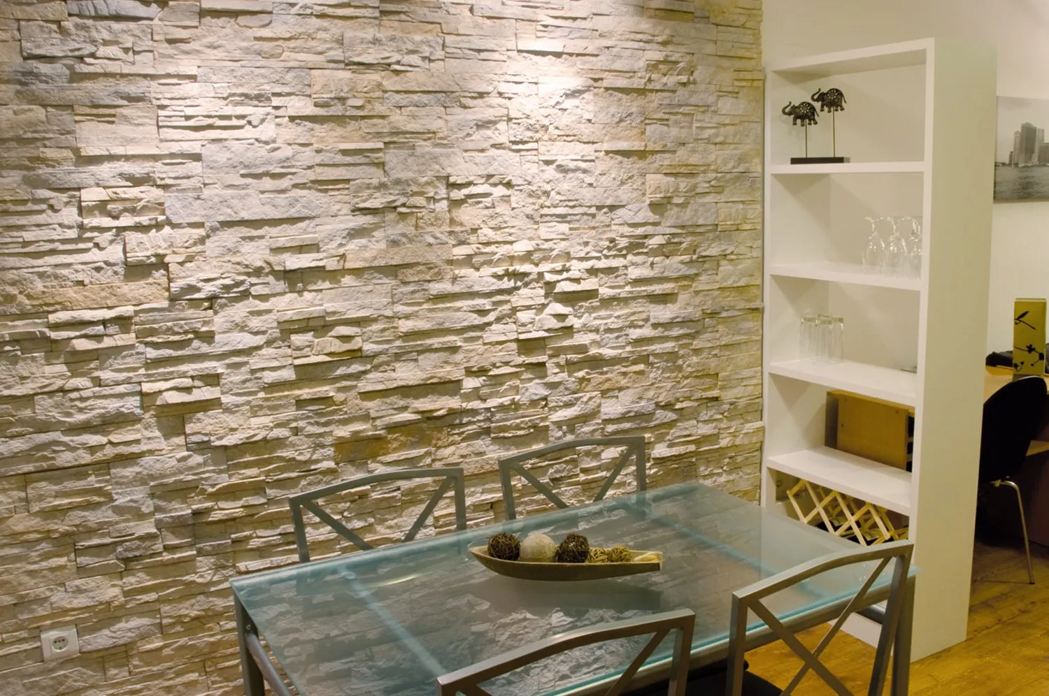 ES-LAJA SERRANA MEDITERRANEA CAJA X 0.26mt2